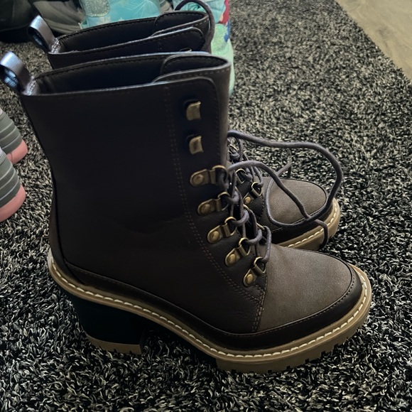 Shoes - Stylish Women's Black Ankle Boots